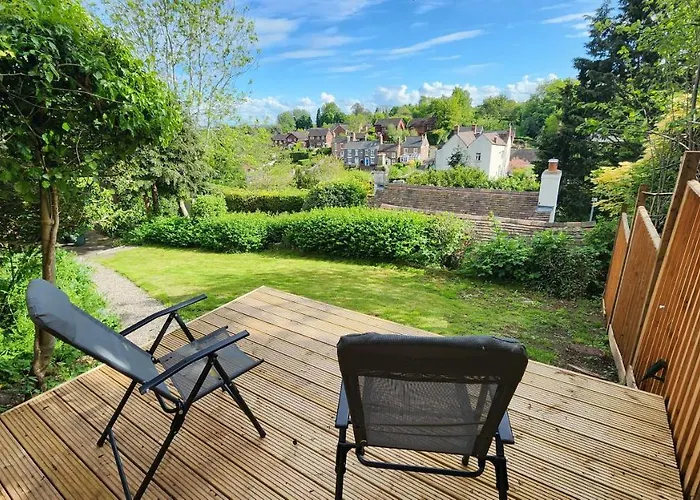 Beautiful House And Elevated Garden In Bridgnorth