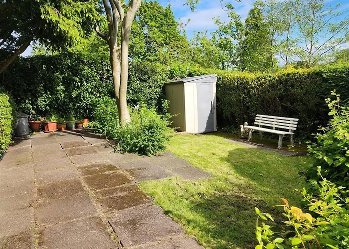 Beautiful House And Elevated Garden In Bridgnorth